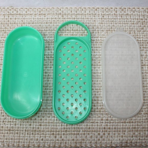 VTG TUPPERWARE JADEITE CHEESE GRATER SHREDDER w/STORAGE KEEPER CONTAINER & LID - Picture 1 of 13